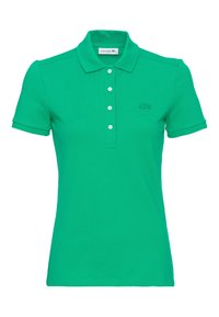 Polo en coton vert avec un col côtelé, des manches courtes, une patte de boutonnage à trois boutons et un logo brodé sur la poitrine.