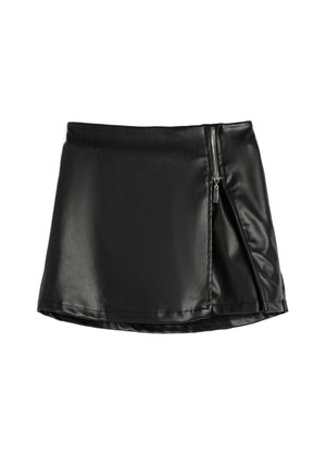 Zwarte faux leren mini-rok met een zijrits, voorzien van een strakke, gladde textuur en een asymmetrische zoom.