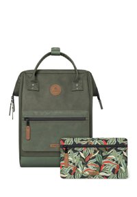 Groene vegan leren rugzak met een bovenhandvat en een voorkant ritsvak. Inclusief een afneembare pouch met een levendig bladdessin.