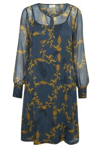 Robe bleue en chiffon à manches longues avec motif floral et volutes jaunes ornées, encolure ronde avec un petit bouton devant et poignets ajustés.