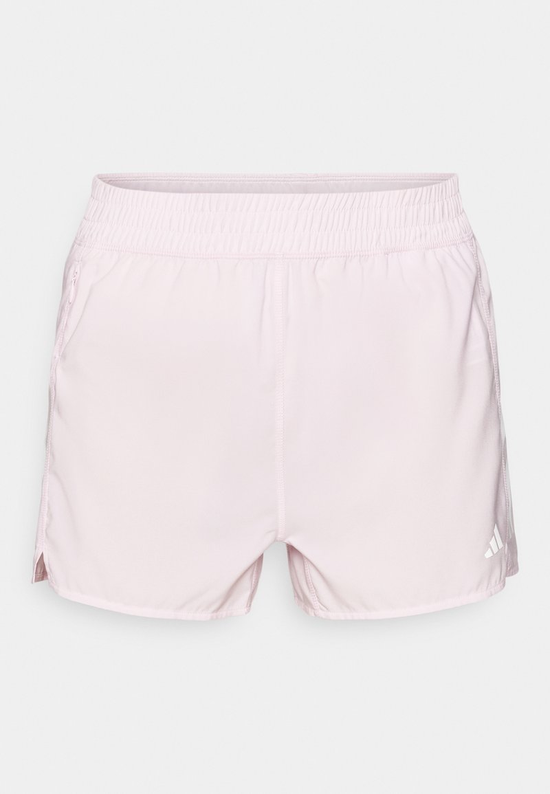 Bermudas deportivas rosas con cintura elástica, tela ligera, slit laterales y un pequeño logo blanco en la parte inferior derecha.