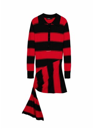 Haljina dugih rukava s crvenim i crnim vodoravnim prugama, polo ovratnikom, kopčanjem na gumbe i asimetričnim naboranim rubom.