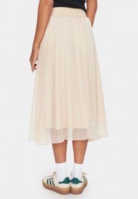 Saint Tropez CORALSZ - A-linjekjol - creme