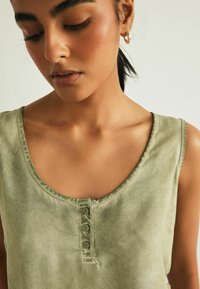 Next FRONT BUTTON DETAIL TALL - REGULAR FIT - Topp - khaki green