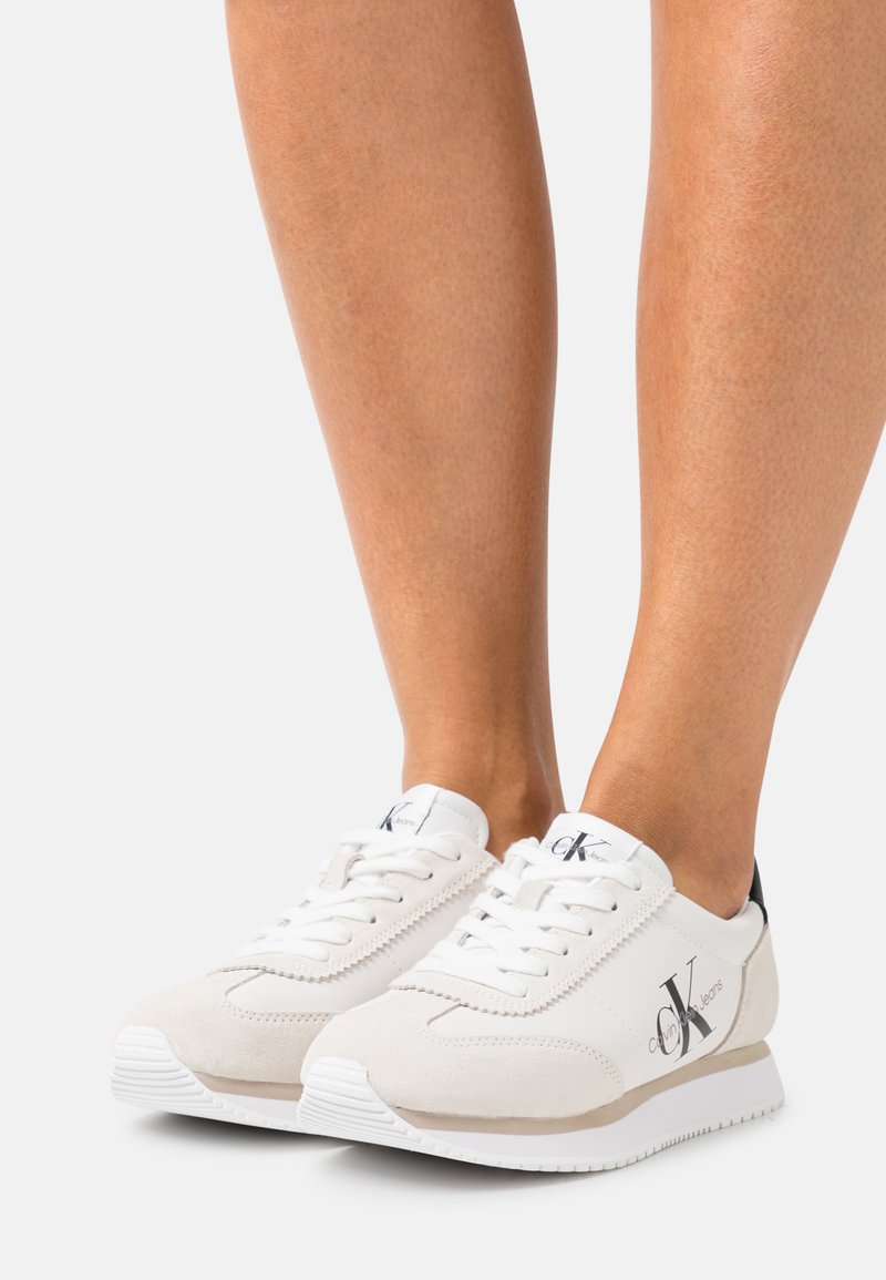 Calvin Klein Jeans RETRO RUNNER - Tenisky - bright white