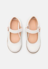 Friboo Bailarinas con hebilla - white