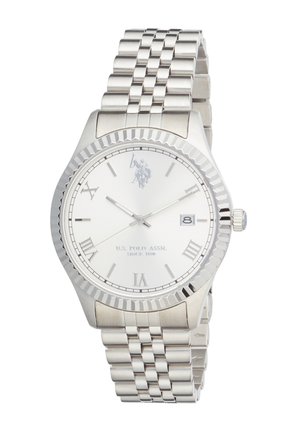 Orologio da polso argentato U.S. Polo Assn. con quadrante bianco, numeri romani, finestra della data alle 3 e cinturino in metallo a maglie.