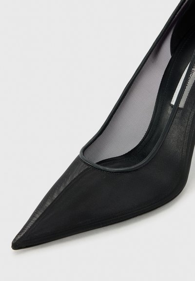 Victoria Beckham Klasszikus sarkú cipők - black