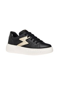 Sort læder sneakers med et struktureret guld lyn-design, der har en hvid gummisål og sorte snørebånd. Glat finish og polstret krave.