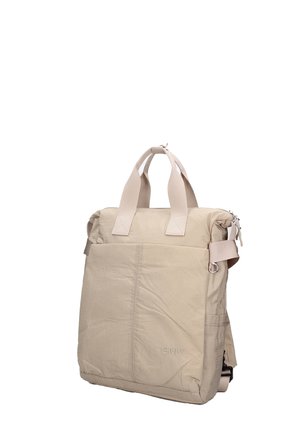 Borsa tote in tessuto morbido beige con doppio manico, tasca frontale, tracolla regolabile e logo GMV discreto nella parte bassa anteriore.
