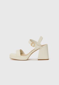 MONTSE - Augstpapēžu sandales - white/bone