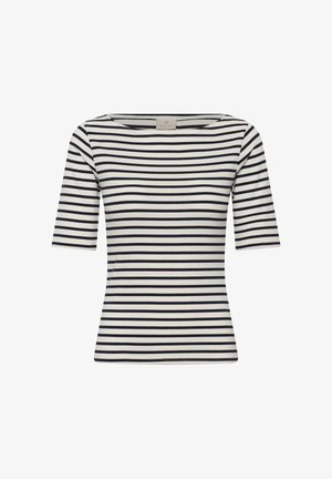 Cămașă albă cu dungi orizontale negre înguste, mâneci trei sferturi și un decolteu rotund larg.