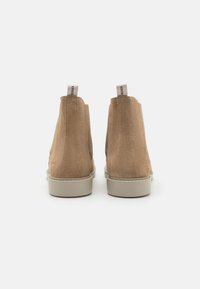 Nubikk TUCSON RAI - Botines - clay