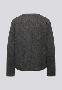 Dunkelgrauer Strickpullover mit Rundhalsausschnitt, langen Ärmeln und strukturierter Oberfläche. Rückansicht zeigt eine lockere Passform und dezente Rippenstrick-Details.