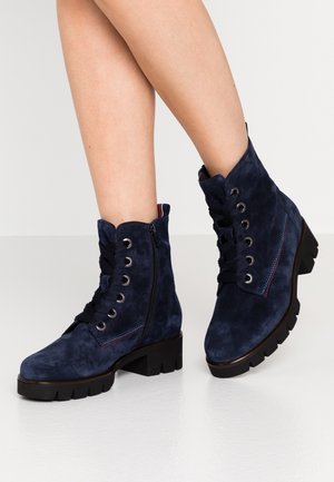 Enkellaarsjes met plateauzool - dark blue