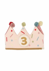 Ružová textilná koruna s tromi špicatými vrcholmi, zdobená farebnými pom-pommi, konfeti vzorom a vyšívaným "3" na bielom kruhu.