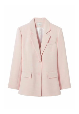 Blazer sartoriale rosa chiaro con rever a incavo, due tasche frontali con patta, una tasca al petto e due bottoni sul davanti.