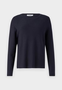 Marineblaues Rundhals-Langarm-Pullover mit Raglanärmeln und einem kleinen weißen Marc O'Polo Denim-Label am Halsausschnitt.