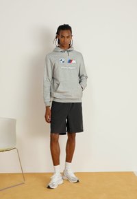Puma BMW MMS HOODIE  - Pulover s kapuco - medium gray heather