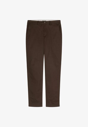 Proste, ciemnobrązowe spodnie z przednimi kieszeniami, szlufkami na pasek, zapięciem na guziki i zamkiem błyskawicznym.