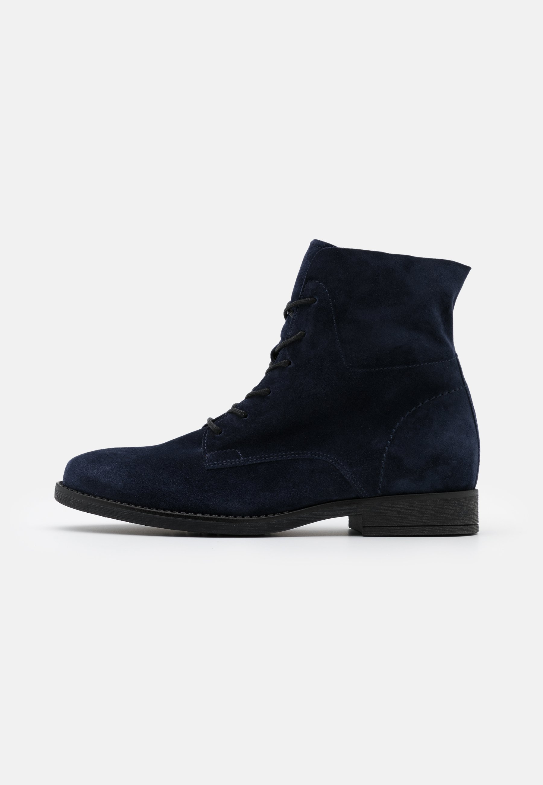 looking for navy blue boots