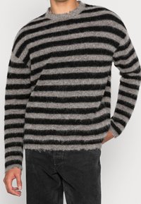 AllSaints Stickad tröja - black