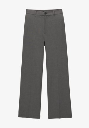 Pantalons gris à jambes larges en tissu texturé. Dotés d'une fermeture à bouton et de passants de ceinture, offrant un ajustement sur mesure avec un design formel.