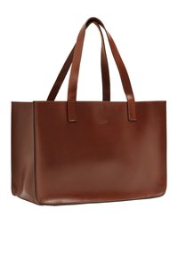 Brun læder tote taske med to lange håndtag, rektangulær form, glat tekstur, diskret logo detalje på den ene side.