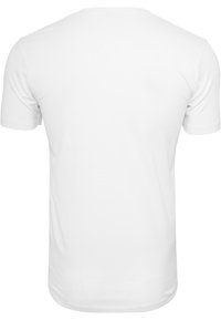 Balta trumpa rankovė t-shirt su apvalia iškirpte. Pagaminta iš minkštos medžiagos, pasižymi lygiu paviršiumi ir paprastu, be dekoracijų dizainu.