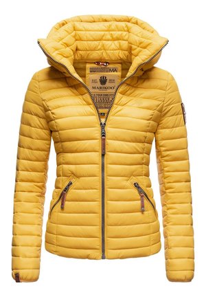 Gelbe gesteppte Daunenjacke mit hohem Kragen, Reißverschluss vorne und zwei seitlichen Taschen. Sie verfügt über eine glatte Textur und Logo-Details.