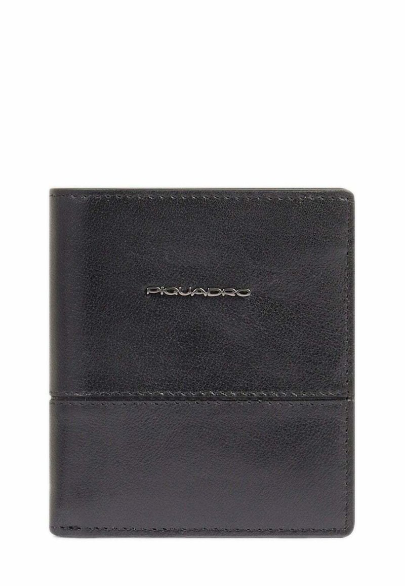 Portafoglio bifold in pelle nera con cuciture visibili e logo Piquadro argentato centrato sul davanti.