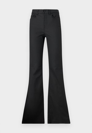 Zwarte flared jeans met een gemiddelde taille, gemaakt van gladde stof. Bevat vijf zakken en zichtbare stiksels.