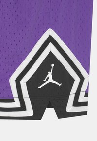 Jordan AIR DIAMOND SHORT UNISEX - Pantalón corto de deporte - psychic purple