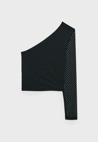 Asimetrična crna crop majica s jednim dugim rukavom, koja ima točkasti uzorak, izrađena od glatkog materijala. Jednostavan, moderan dizajn.