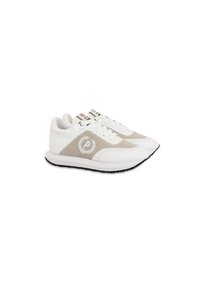 Sneaker bianchi e beige con parte superiore in suede e pelle, caratterizzati da un logo bianco prominente, design con lacci e suola in gomma.