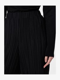 Επιλέχθηκε, black