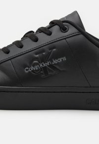 Calvin Klein Jeans CLASSIC CUPSOLE LACEUP - Sportcipő - triple black