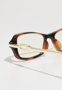 Thumbnail Image 4