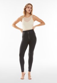Freddy PUSH UP VITA ALTISSIMA COATED LUCIDO - Pantaloni - black coated