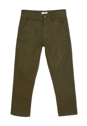 Pantalones de twill de algodón verde oliva con un corte clásico. Presentan dos bolsillos frontales, un cierre de un solo botón y costuras visibles.
