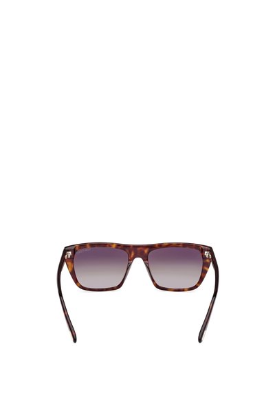 Ochelari de soare cu model țestoasă, cu o formă rectangulară, lentile degradate și temple subțiri. Prezintă accente minime din metal.
