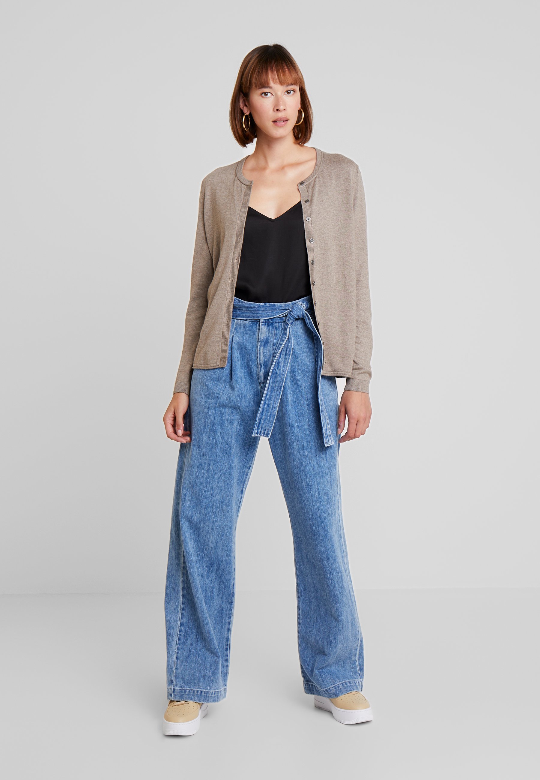 edc by Esprit BASIC Cardigan taupe Zalando.no edc by Esprit BASIC - Cardigan - taupe