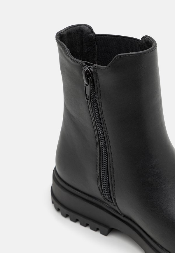 Stiefelette