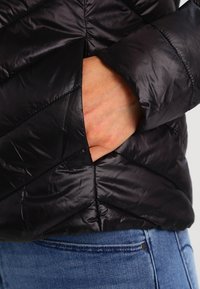 Dorothy Perkins Allvädersjacka - black