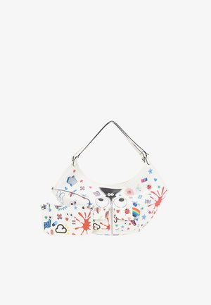 Borsa bianca e pochette con scarabocchi colorati in stile cartone animato tra cui occhi, stelle, arcobaleni, cuori e schizzi di vernice rossa, mostrati su sfondo bianco.