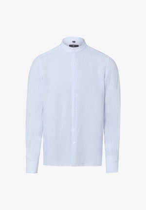 Hellblaues, langärmeliges Hemd mit dünnen vertikalen Streifen und einem Stehkragen im Mandarinstil.