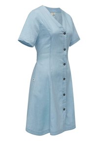 Vestido de chambray azul claro con mangas cortas, escote en V, botones en la parte delantera y bolsillo lateral. Presenta una silueta ajustada y un dobladillo hasta la rodilla.
