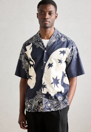PRINTED RELAXED FIT SHIRT - Shirt - dark blue/off-white