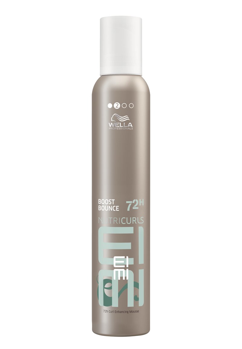 Wella Professionals Nutricurls mousse i en silverfärgad cylindrisk burk med ett vitt lock. Har turkosa texter och en våglogotyp.