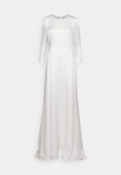 Vestido longo de cetim branco, com mangas longas, decote redondo e forma A fluida. Textura suave com um ligeiro brilho e sem quaisquer adornos visíveis.